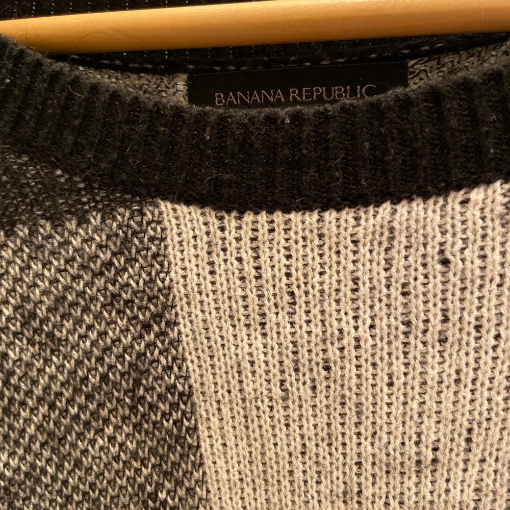 Banana Republic Women’s Black Check Sweater